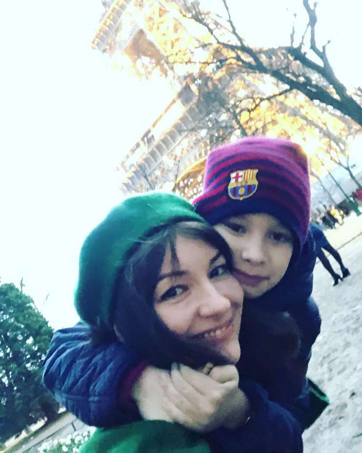 Старший сын артистки с удовольствием отправляет письма Деду Морозу