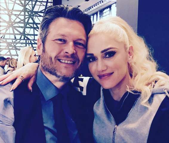 Сейчас Гвен Стефани счастлива с кантри-исполнителем Блейком Шелтоном