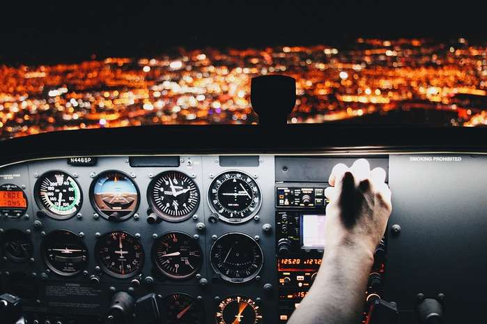 Удачное приземление зависит целиком и полностью от профессиональной подготовки пилотов