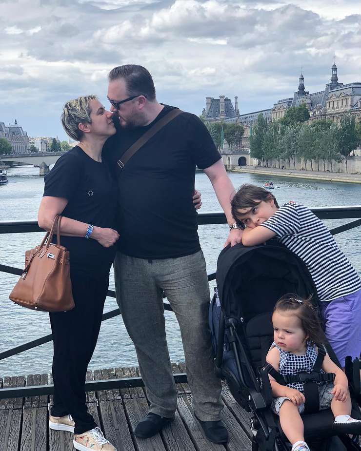 Дочь Юлия Гусмана Лола с американским мужем