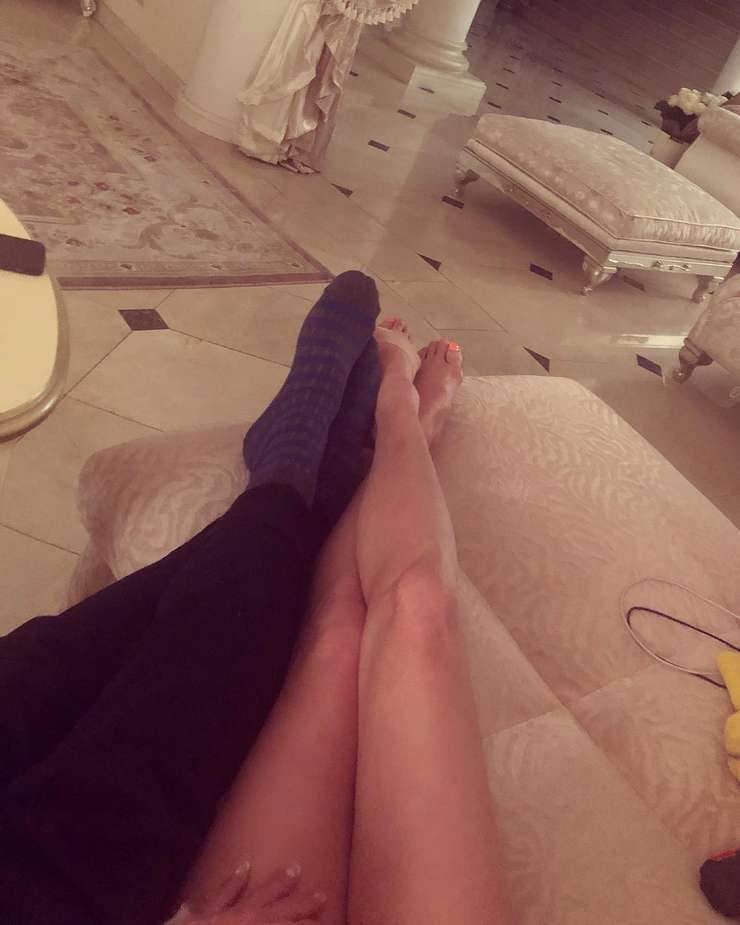 Снимки ног Волочковой и ее избранника до сих пор обсуждают поклонники