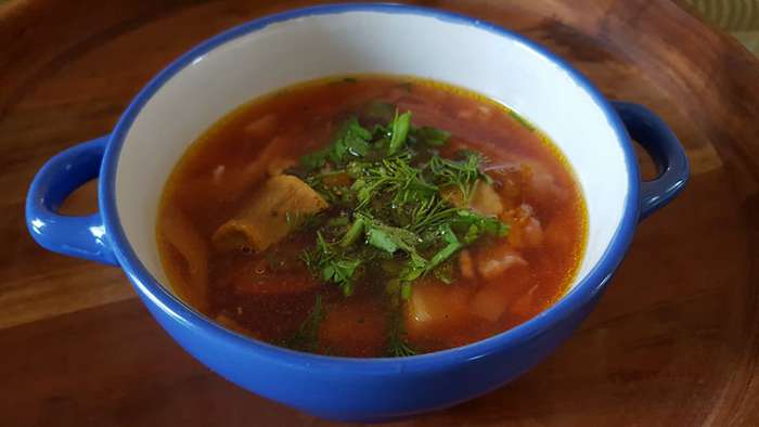 Постный борщ с сушеными грибами