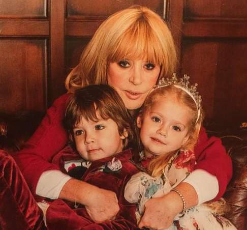 Алла Пугачева с младшими детьми