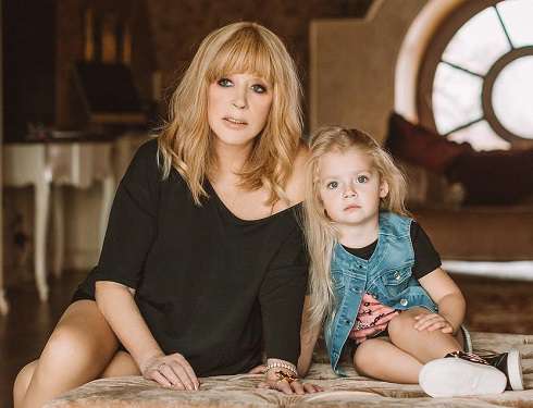 Поклонники сравнивают танец Аллы Пугачевой и ее дочки Лизы