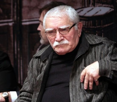 Джигарханян будет лечиться дома