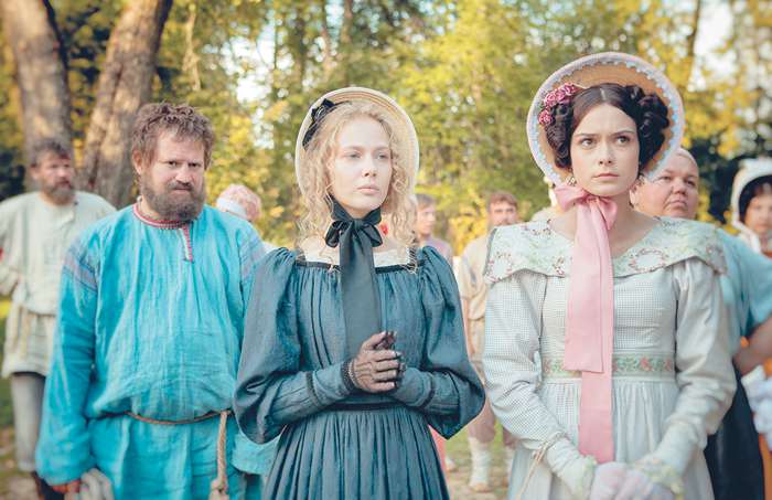 Главную роль в сериале сыграла молодая, но уже популярная актриса Татьяна Бабенкова (в центре) Главную роль в сериале сыграла молодая, но уже популярная актриса Татьяна Бабенкова (в центре)