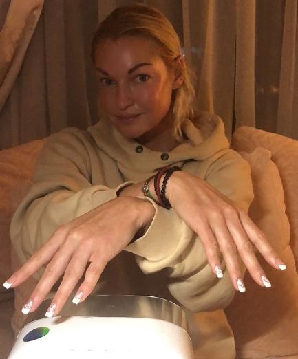 Волочкова удивила снимком 25-летней давности