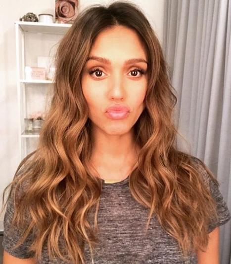 «Слишком личное»: Джессику Альбу раскритиковали за фото с ребенком