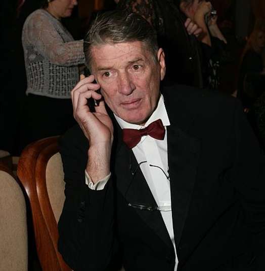 АЛЕКСАНДР АБДУЛОВ