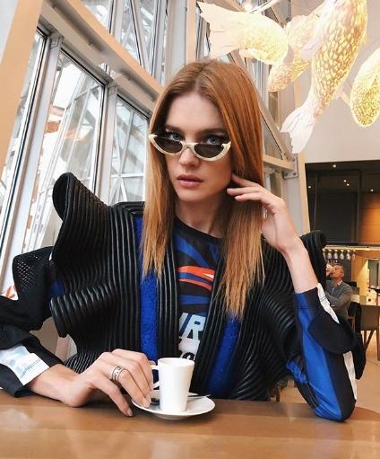 Водянова примеряет наряды для космических путешествий