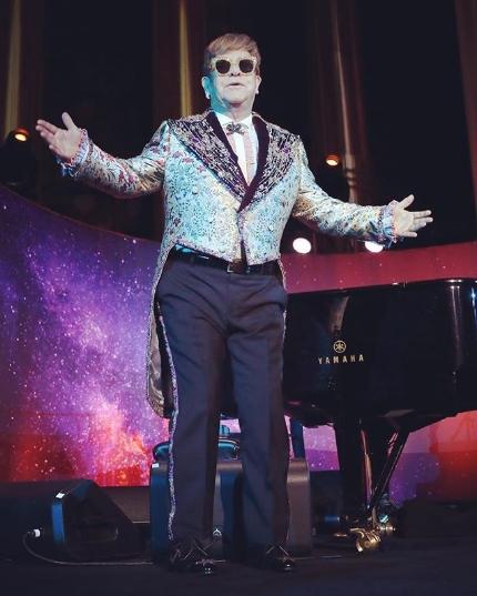 Элтон Джон отменил 2 концерта ради свадьбы принца Гарри и Меган Маркл