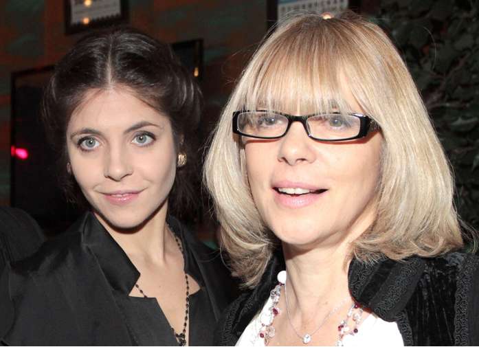 ВЕРА ГЛАГОЛЕВА С ДОЧЕРЬЮ АННОЙ НАХАПЕТОВОЙ