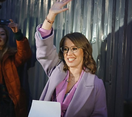 Слезы Собчак на дебатах связывают с беременностью