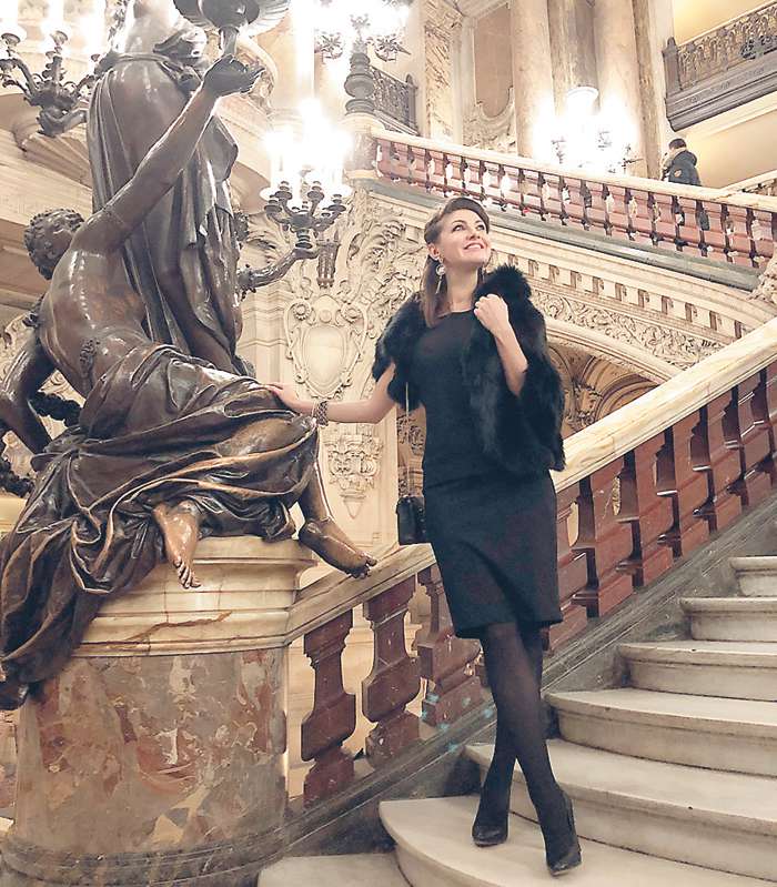 Анастасия очень любит театр и старается бывать на спектаклях в Европе. На снимке актриса в Парижской опере