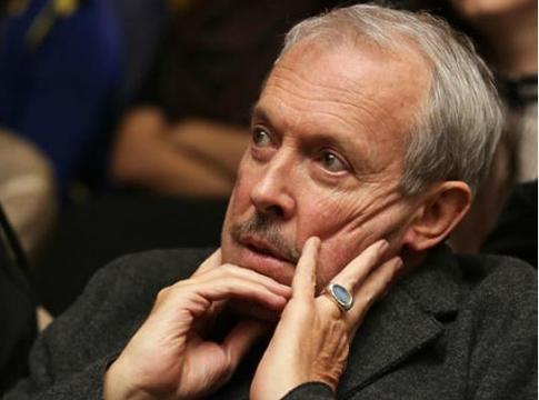 «С нами происходит что-то ужасное»: Макаревич сравнил россиян и американцев