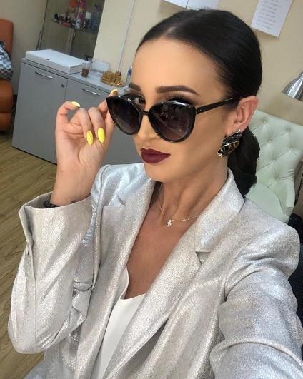 Бузова поставила Тарасова на колени