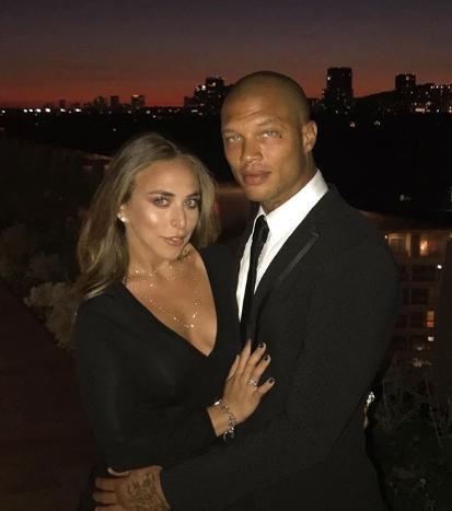 Девушка «самого красивого преступника в мире» беременна