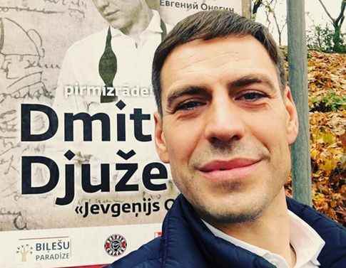 Больная бабушка боится огорчить Дюжева