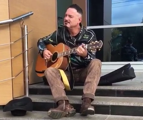 Максим Леонидов: «Музыку и стихи песни „Видение“ я придумал буквально за час»