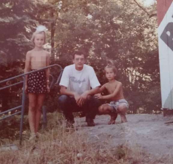 Игорь Бузов с дочерьми