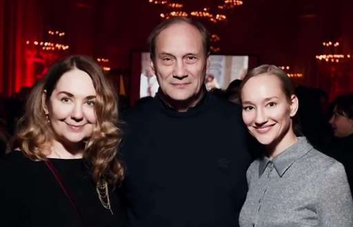 Евгений Сидихин с женой и дочерью Полиной