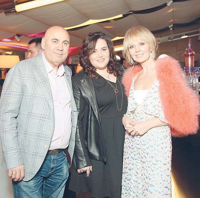 Иосиф Пригожин и Валерия с дочерью продюсера Данаей