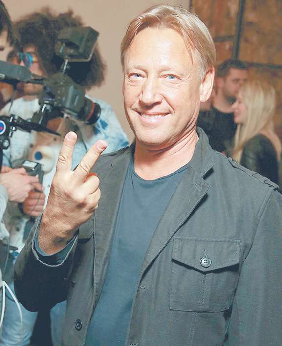 Дмитрий Харатьян