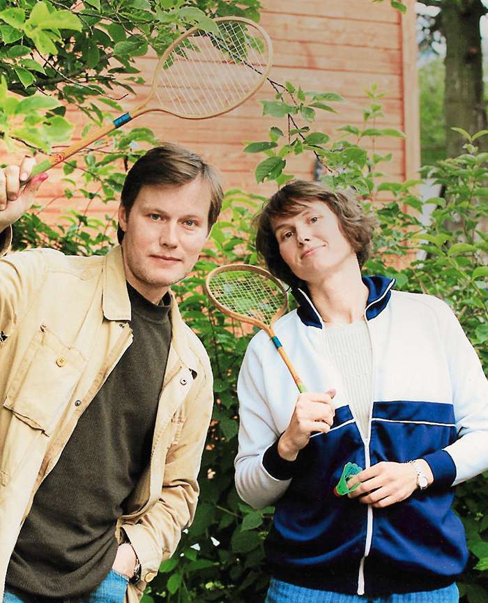 В отличие от брата-«лирика» его сестра Татьяна выбрала земную профессию, она преподает математику