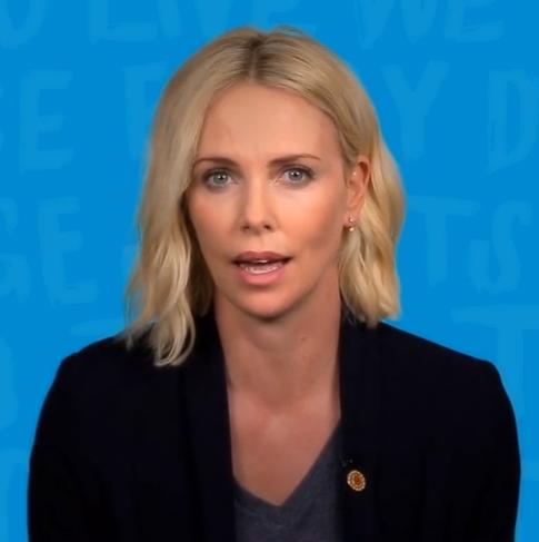 Шарлиз Терон впала в депрессию из-за лишнего веса