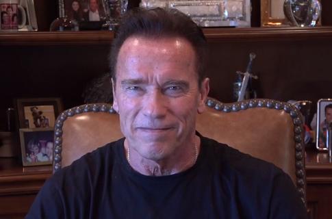 Шварцнеггер поблагодарил медиков за свое спасение