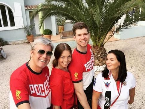 Александр и Екатерина Стриженовы впервые стали дедушкой и бабушкой