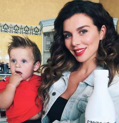 Анна Седокова с сыном