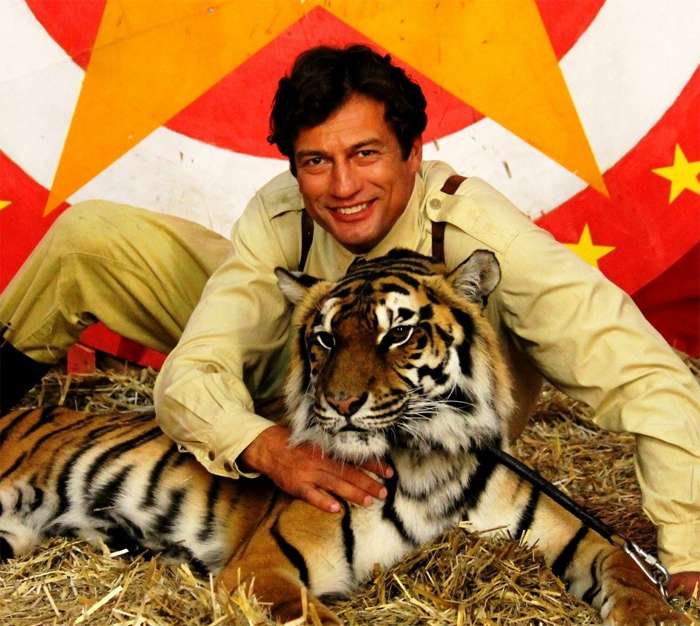 На съемках «Маргариты Назаровой» актер быстро нашел контакт с тиграми На съемках «Маргариты Назаровой» актер быстро нашел контакт с тиграми