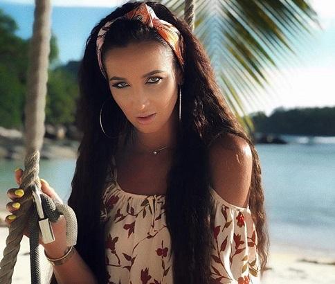 Ольгу Бузову пристыдили за эротичное фото в День Победы