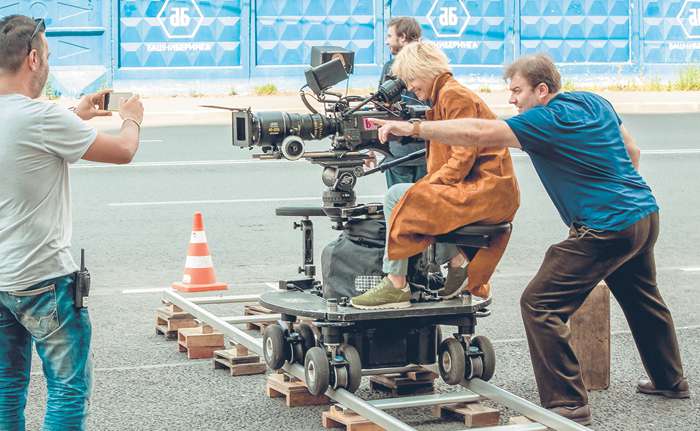 Ингеборга Дапкунайте и Михаил Пореченков, несмотря на разницу менталитетов, отлично провели время на съемочной площадке и стали настоящими друзьями Ингеборга Дапкунайте и Михаил Пореченков, несмотря на разницу менталитетов, отлично провели время на съемочной площадке и стали настоящими друзьями