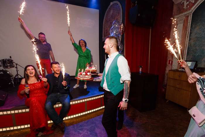 В свой день рождения Анастасия решила спеть песню, написанную ее отцом