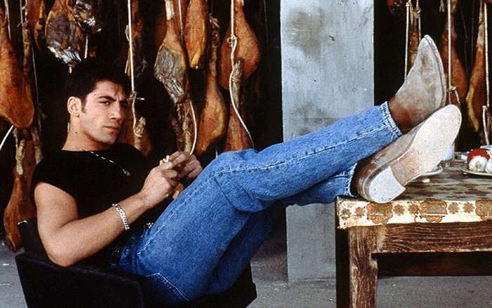 Пенелопа меня поразила, такая красивая… Я глаз оторвать не мог, между нами проскочила искра. Но ей было всего шестнадцать, так что ничего не случилось