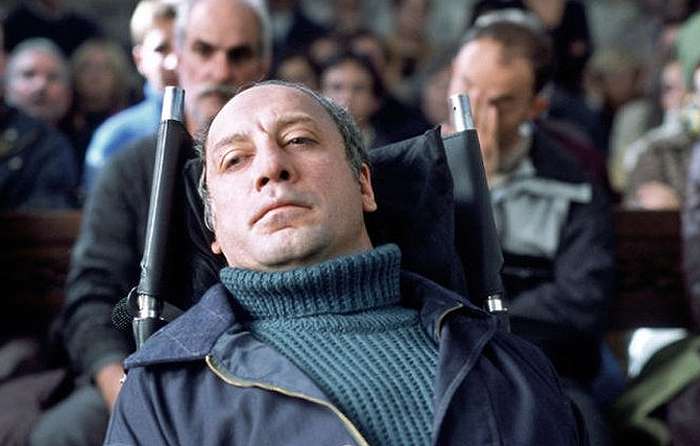 Парализованный герой Бардема из «Моря внутри» больше тридцати лет боролся за право уйти из жизни