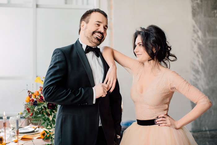 Он достает небольшую коробочку. Я говорю: Ой, в таких обычно обручальные кольца. А мой мужчина отвечает: Нет-нет, это просто трюфели!