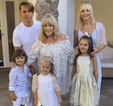 Пугачева станцевла с Галкиным на дне рождения друзей‍