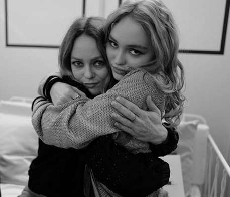 Ванесса Паради с дочкой Лили Роуз
