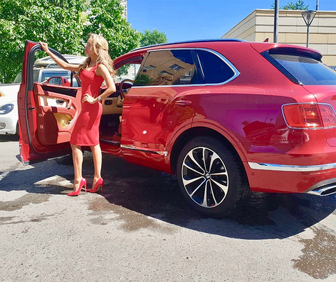 Анна Калашникова поспорила на свою иномарку, что Россия победит Уругвай