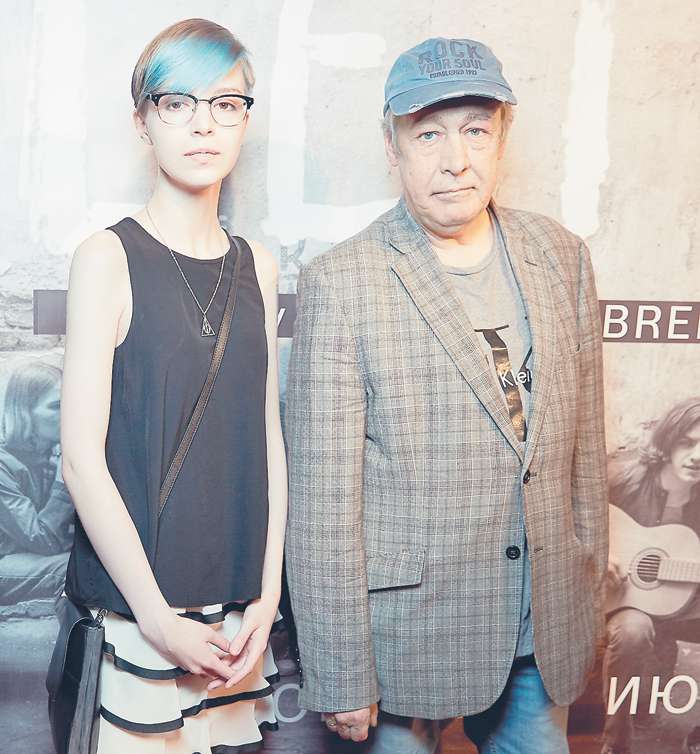 Михаил Ефремов впервые вывел в свет семнадцатилетнюю дочь Анну-Марию