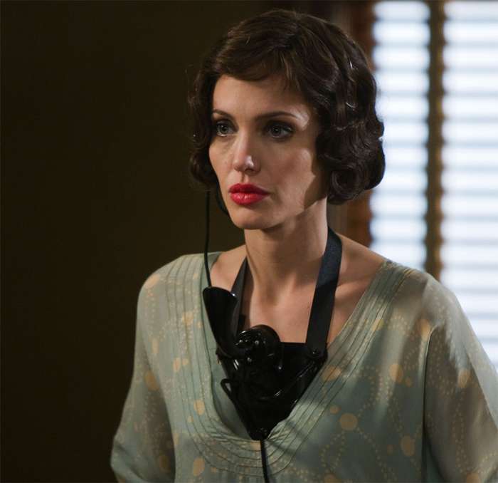 АНДЖЕЛИНА ДЖОЛИ