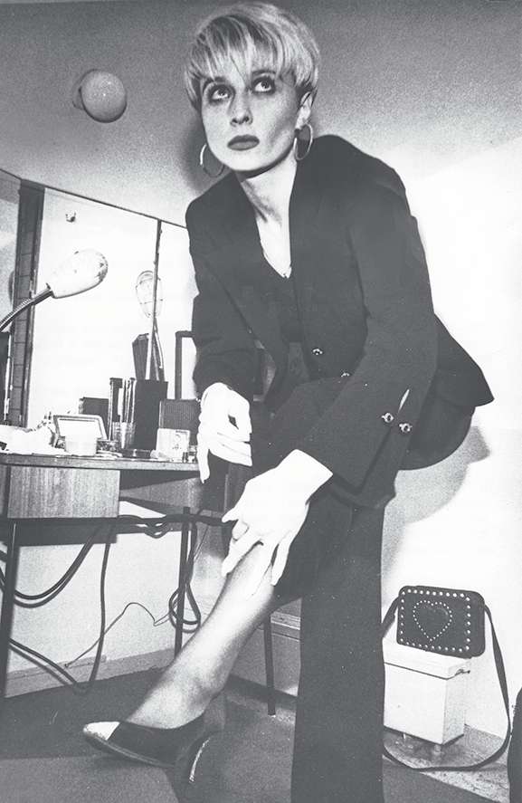 В середине 90-х Татьяна Овсиенко была одной из самых востребованных звезд. На сцене и за кулисами концертных залов Татьяна проводила куда больше времени, чем дома