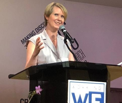 Звезда «Секса в большом городе» гордится ребенком трансгендером