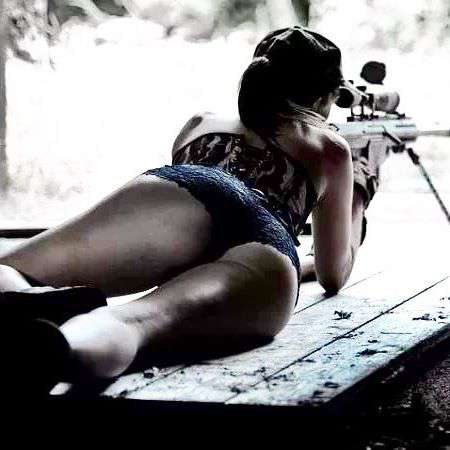 Регина Бурд снята со странного ракурса