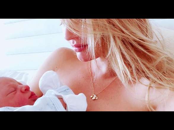 Кэндис Свейнпол родила второго ребенка