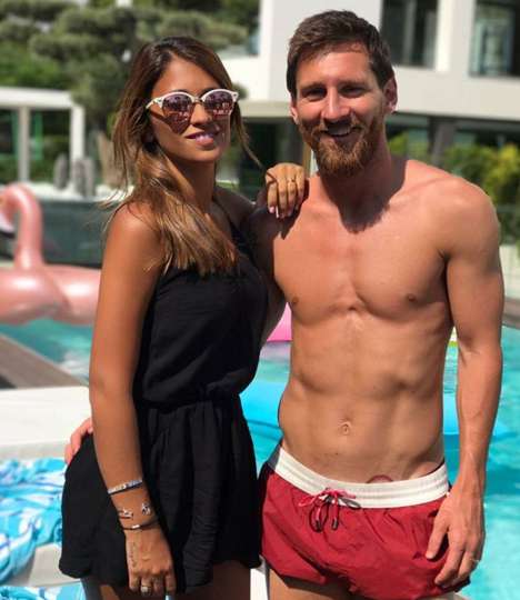 Лионель и Антонелла выросли в одном городе и знакомы с раннего детства. Но судьба распорядилась так, что романтические отношения у них возникли только после того как они годы спустя встретили друг друга