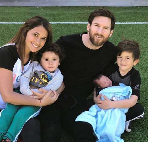 Сейчас в семье футболиста уже три сына, и многие шутят, что Месси растит свою команду. Однако Лионель и его супруга мечтают и о дочке